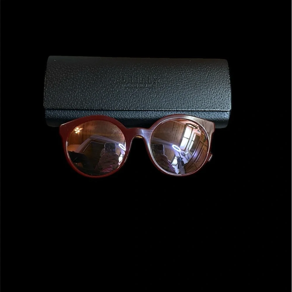 Burberry Polarized Sunglasses Zeiss Lenses & Burberry Case & Lens Cloth